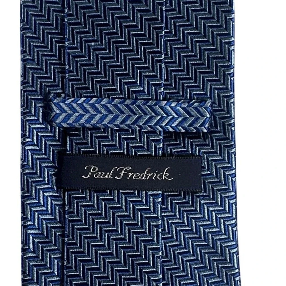 Paul‎ Fredrick Mens Silk Tie Blue Geometric Pattern NWT